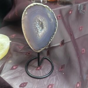 Aura geode with stand